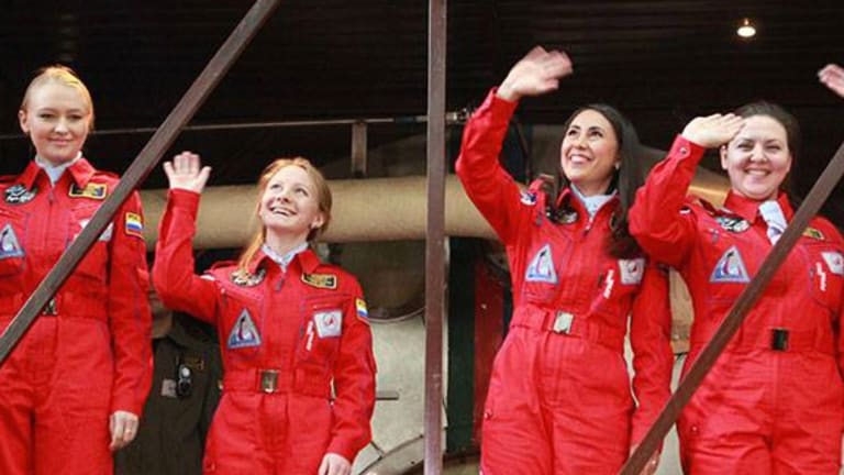 What Happens if You Put Six Women in a Spaceship for a Week? People Ask Stupid Questions