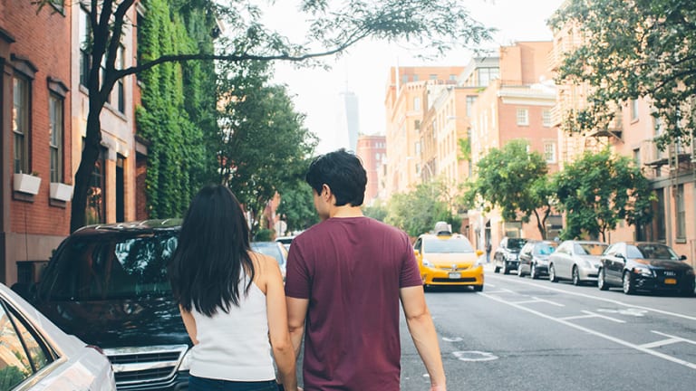 5 Playful, Interesting, and Totally Authentic Questions to Ask on Your First Date