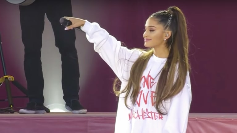 Moments That Made Ariana Grandes Manchester Benefit Concert So Powerful Verily 9551