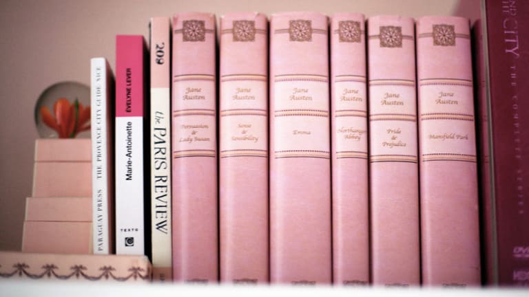 6 Feeds Jane Austen Fans Need to Follow Right Now