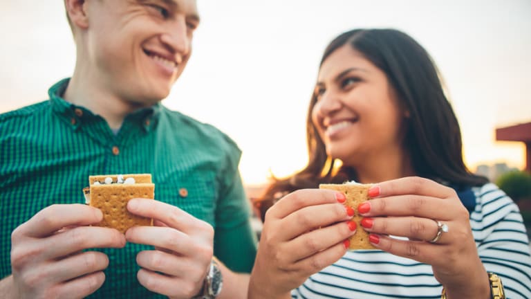 10 Cozy Fall Date Ideas to Keep That Summer Flame Burning
