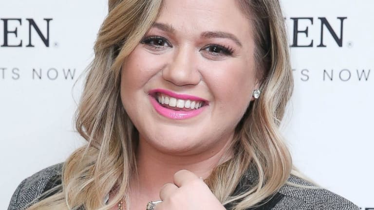 Kelly Clarkson Is a Refreshing Dose of Realness When It Comes to Motherhood, Busyness, and More