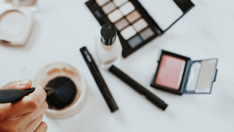 6 Best White Makeup Products and Makeup Looks