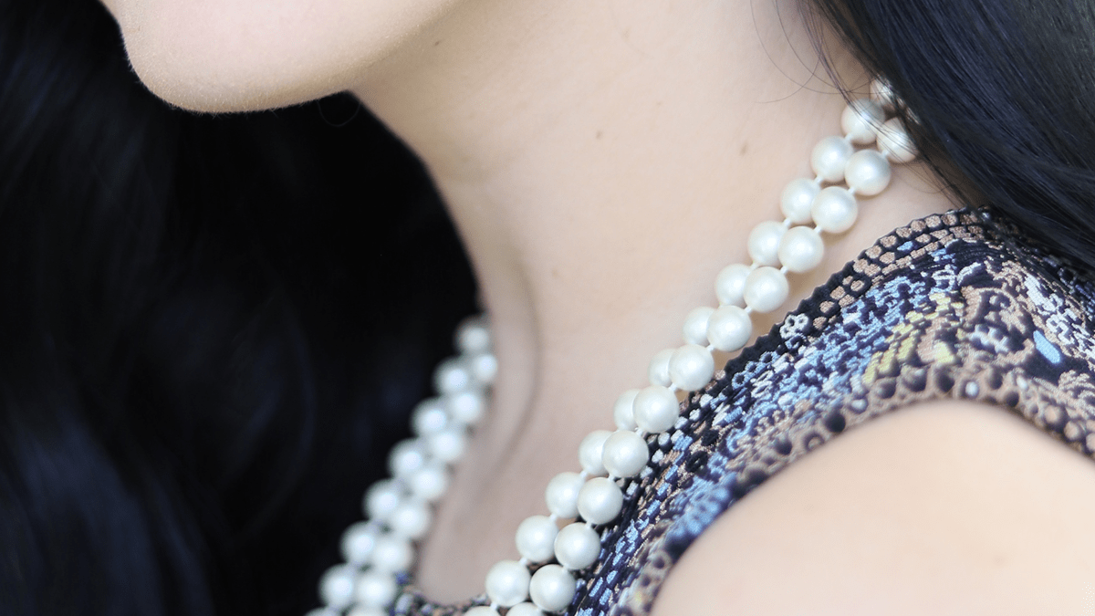 5 Chic Ways To Wear Pearls Now