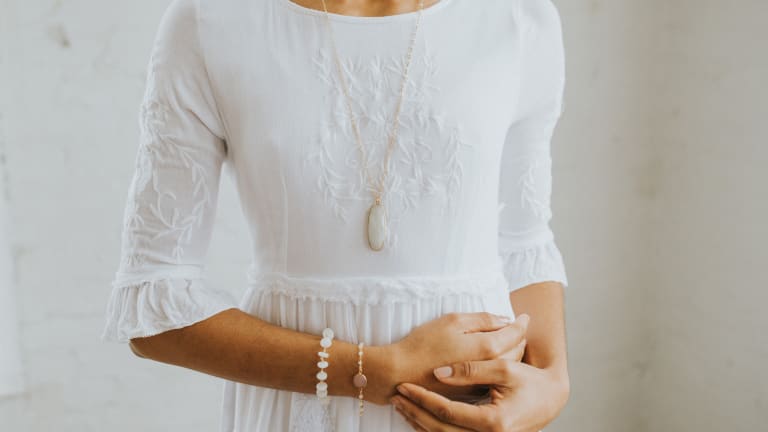 White clothes online top