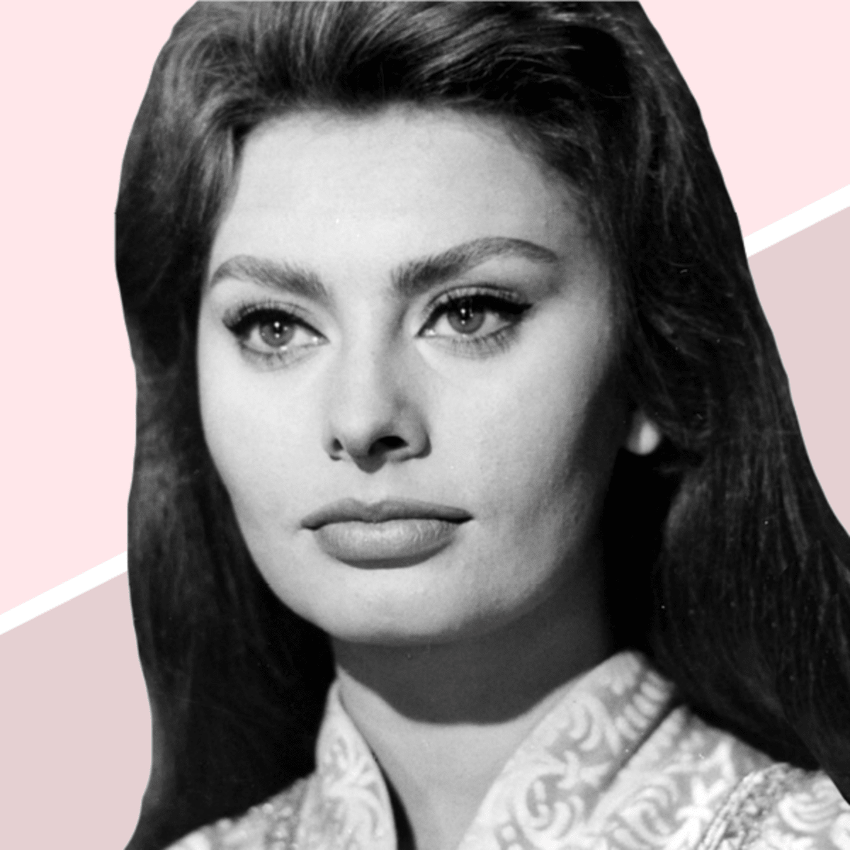 How To Do A Cat Eye Sophia Loren Style