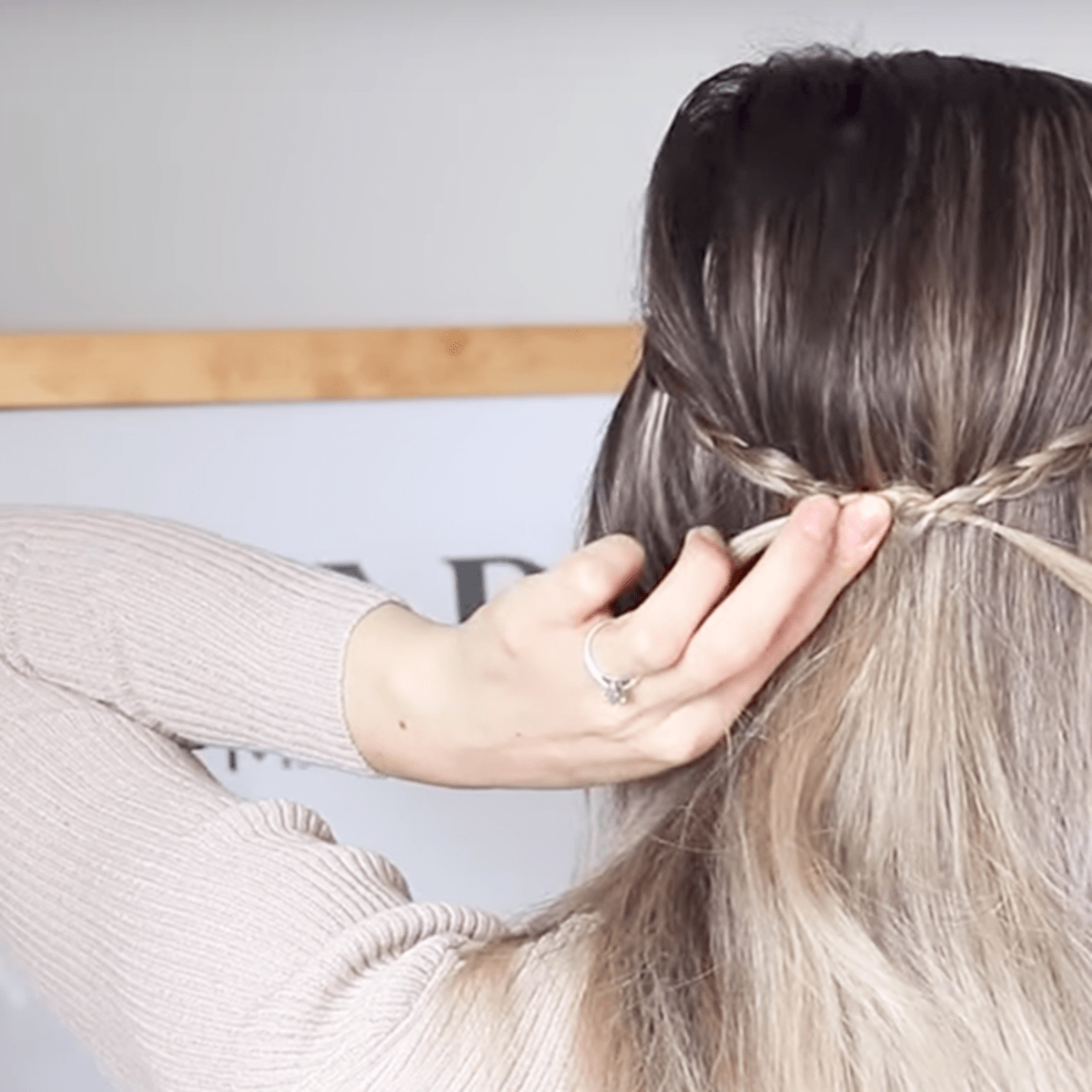 3 Ways to Style Greasy Hair  wikiHow Life