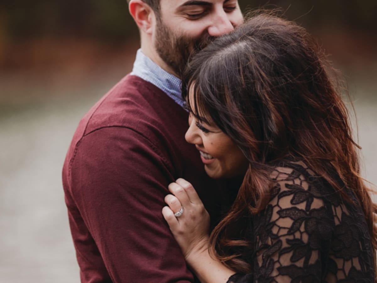 20 Engagement Gift Ideas for Your Guy Based on the 5 Love
