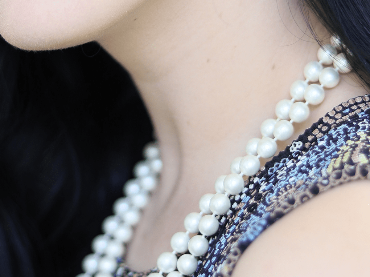 Your Guide to Pearls: How to Wear Pearls for (Almost) Every Occasion -  Verily