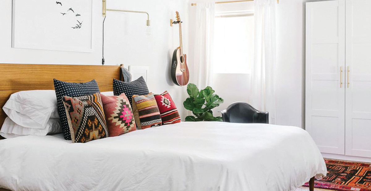 A Home Designer S Tips To Declutter Organize Your Bedroom