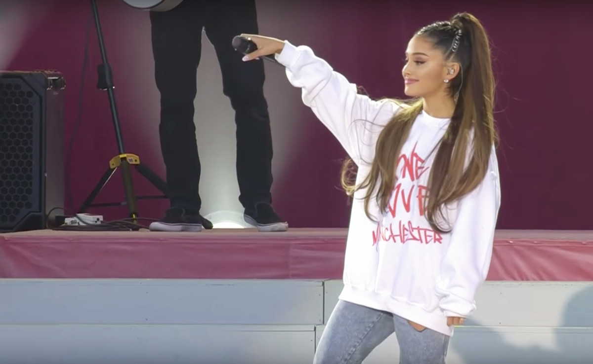 Moments That Made Ariana Grandes Manchester Benefit Concert So Powerful Verily 6926